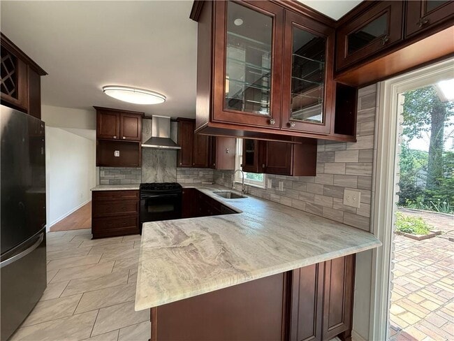 Building Photo - 800 Glenairy Dr NE