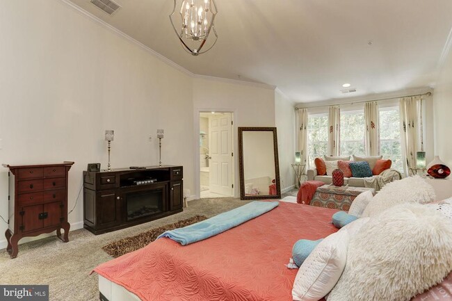 Building Photo - 1715 Chiswick Ct