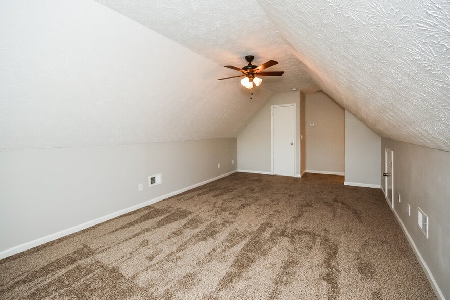 Building Photo - 1804 Cabana Chase