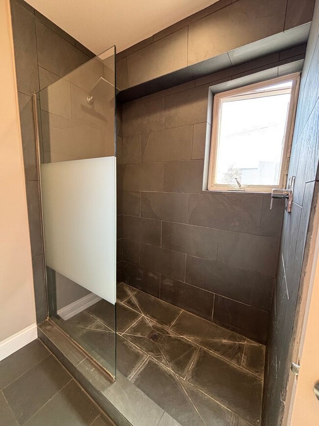 Building Photo - Gorgeous 4 Bedroom house with Three Roof-D...