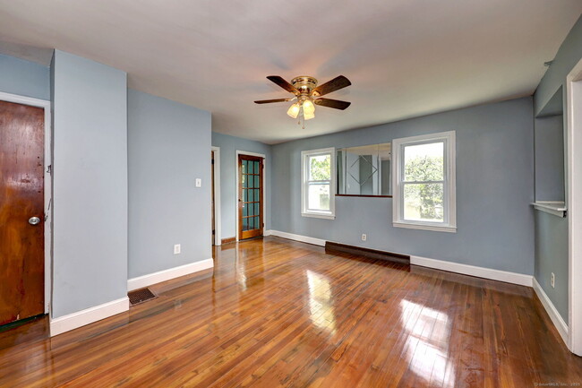 Building Photo - 22 Holmes Ave