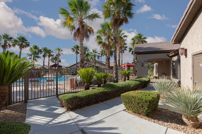 Building Photo - MOVE IN SPECIAL - 1st month HALF OFF!!!