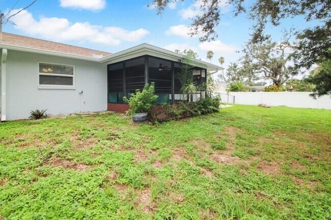 Building Photo - 1616 Jupiter Rd