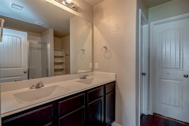 Building Photo - 12 Santa Clara Dr
