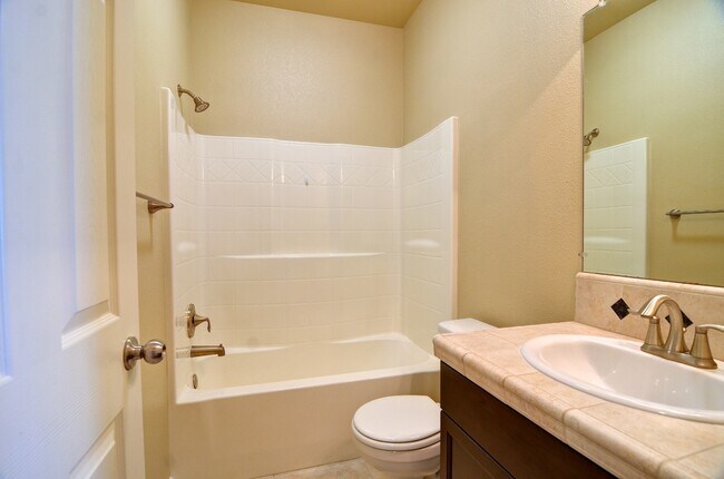 Building Photo - Fantastic 3 Bedroom/2 Bath Harlan Ranch Patio Home for Lease