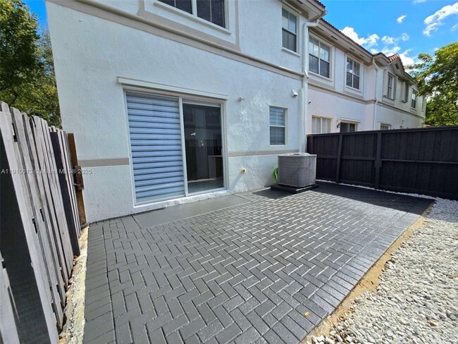 Building Photo - 7848 NW 108th Ct