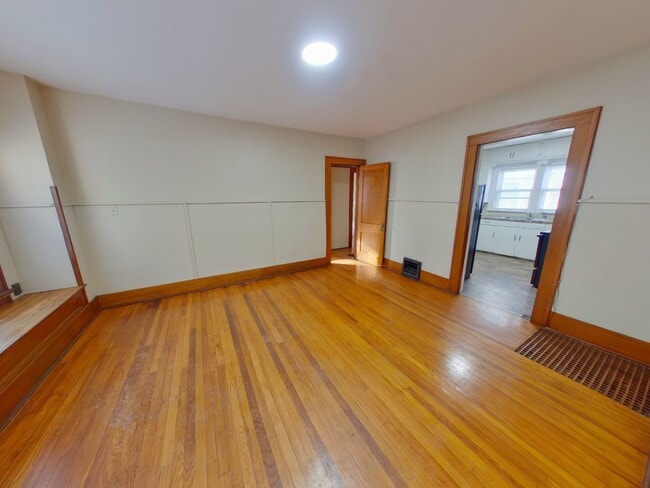 Building Photo - 207 S Erie Ave