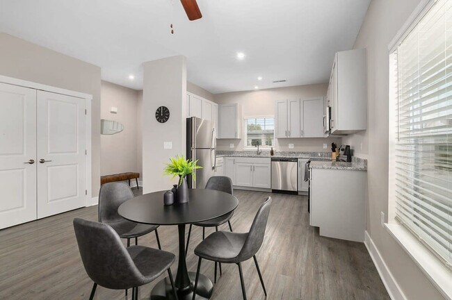 Building Photo - 5883 Cabernet Ave