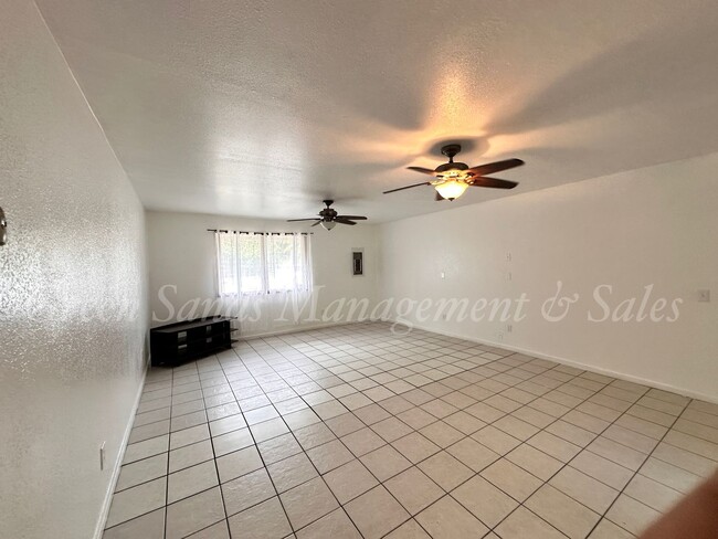 Building Photo - House in Makuu on 11th