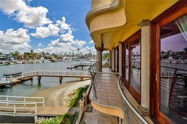 Building Photo - 5455 E Sorrento Dr