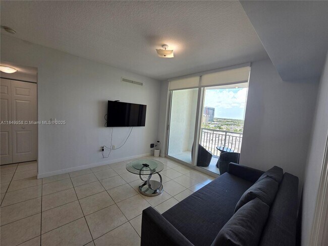 Building Photo - 1745 E Hallandale Beach Blvd