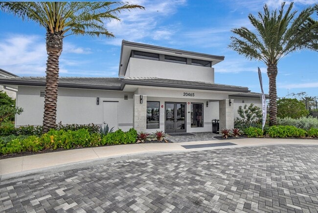 Building Photo - 8521 Ganton Dr