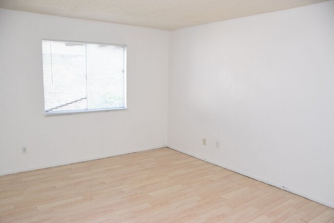 Building Photo - 5267 Retablo Ave