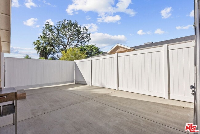 Building Photo - 6717 Cedros Ave