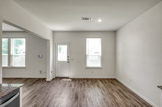 Building Photo - 7314 Madison Cmns Ln