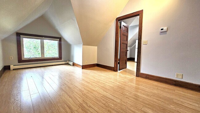 Building Photo - 234 Pearl St