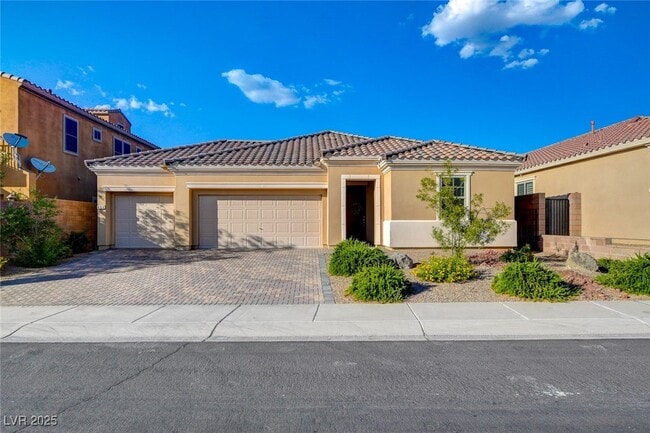 Primary Photo - 484 Punto Vallata Dr