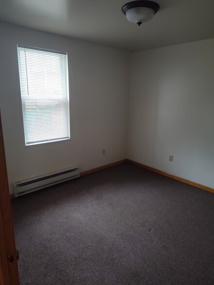 Building Photo - 605 Bremer St