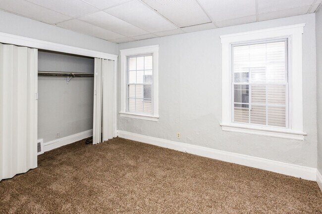 Building Photo - 9903 Sladden Ave