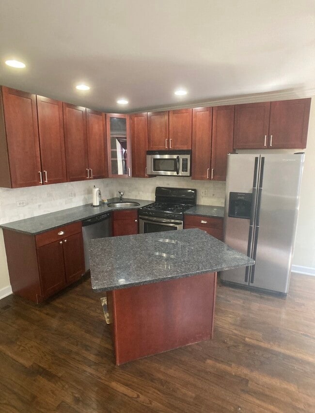 Building Photo - 1119 W Grand Ave