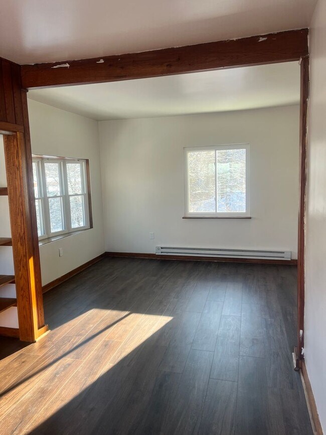 Building Photo - 3 bedroom 1 bath