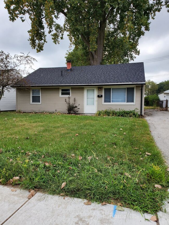 Primary Photo - Welcome to this charming 3 bedroom, 1 bath...