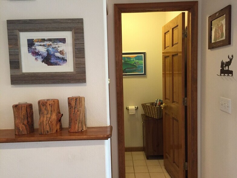 Powder room on main level/ off living room - 103 Morningstar Cir