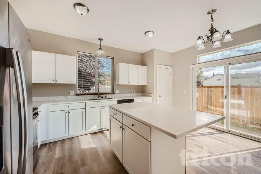 Building Photo - 1222 193rd St E