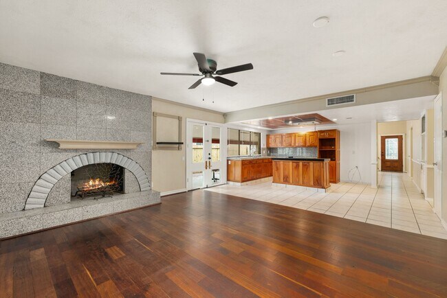 Building Photo - 4838 Gretna Green Dr