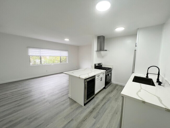 #12 Living room/kitchen - 160 N Holliston Ave