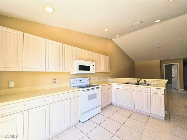 Building Photo - 126 Ivan Ave S