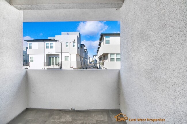 Building Photo - 1302 W Cara Dr