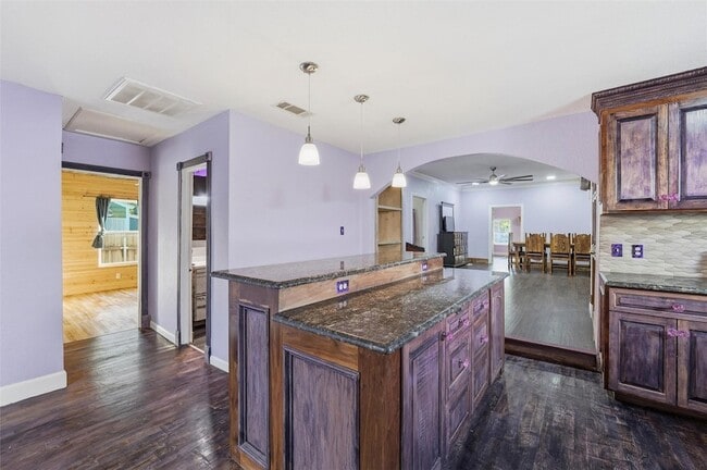 Building Photo - 2734 Fordham Rd