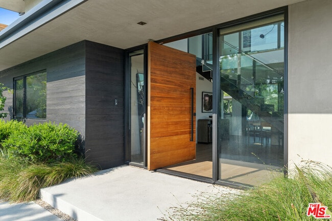 Building Photo - 2216 Winona Blvd