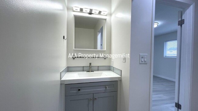 Building Photo - Martinez Beautiful fully remodeled 3 bedro...