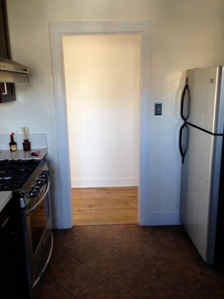 appliances - 1115 Mohawk St