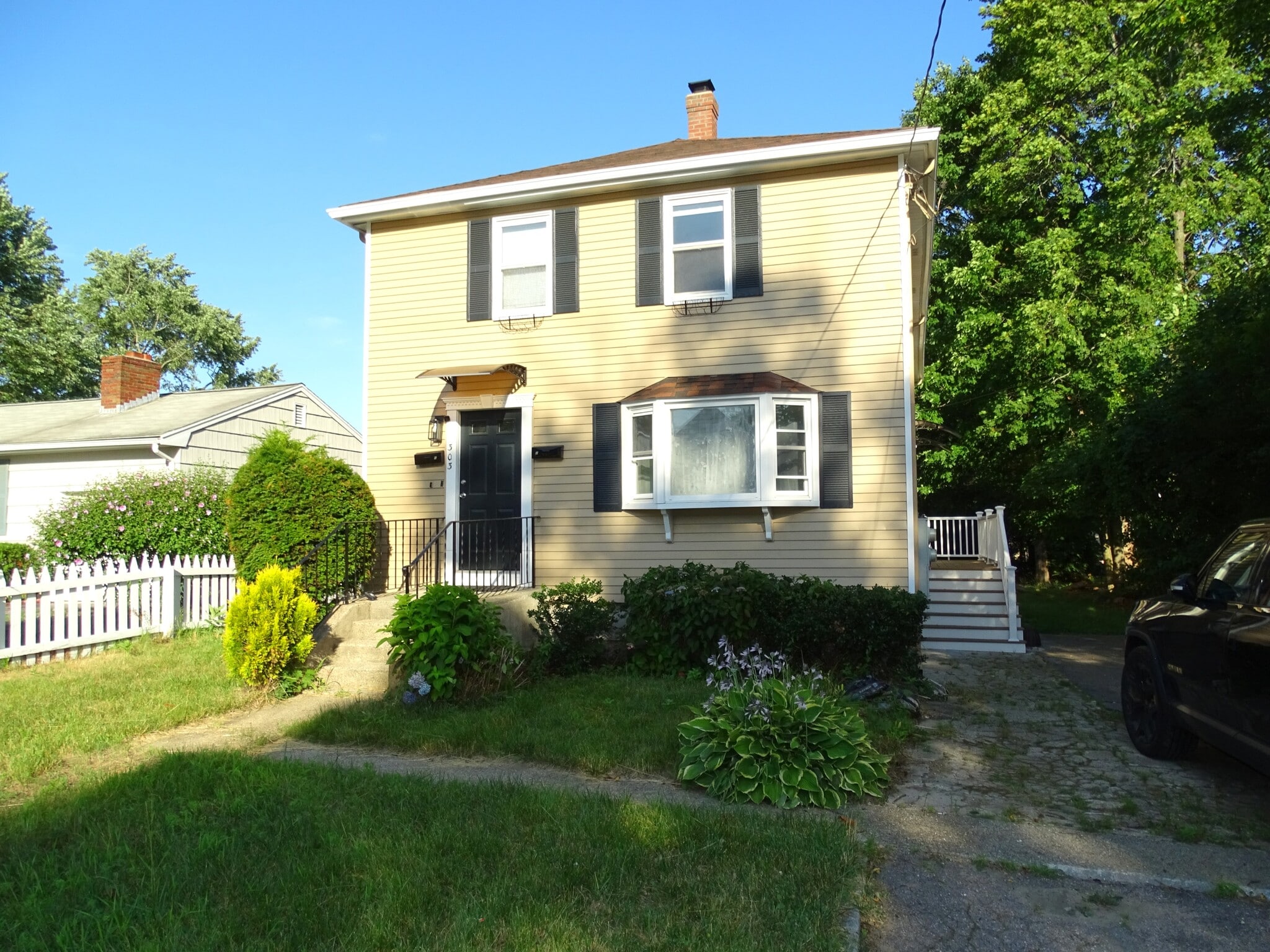 Building Photo - 303 Bishop St