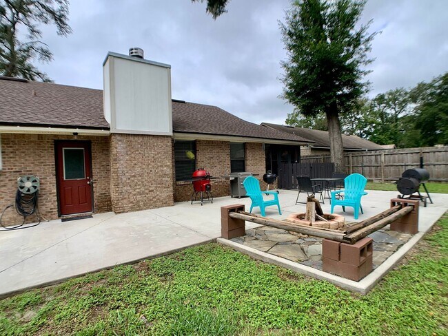 Building Photo - 3149 Lakeside Villa Rd