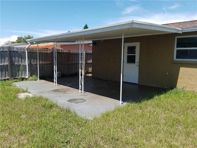 Building Photo - 2531 Almond Dr