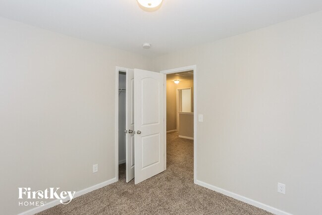 Building Photo - 33 Barber St NW