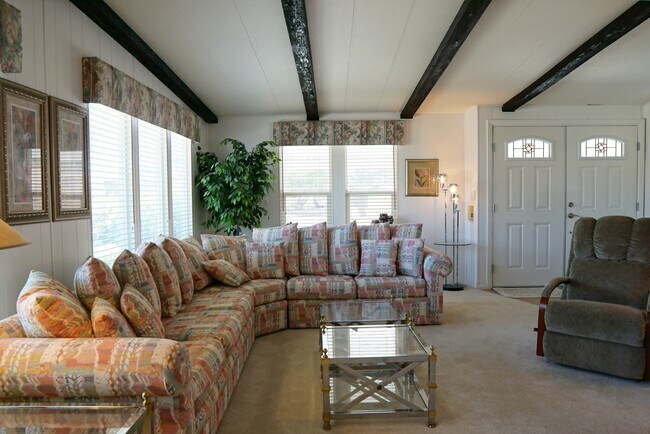 Building Photo - 38381 Poppet Canyon Dr