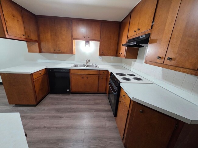 Building Photo - 3036 Albert Dr