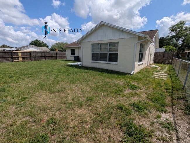Building Photo - 3153 Lodi Dr