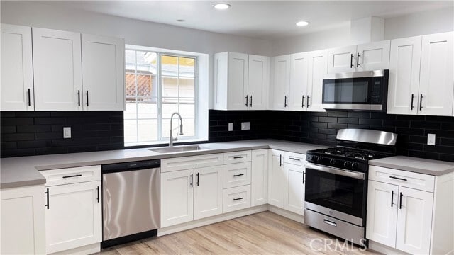 Building Photo - 6221 Glide Ave