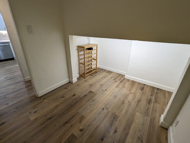 Building Photo - 452 S Oakhurst Dr