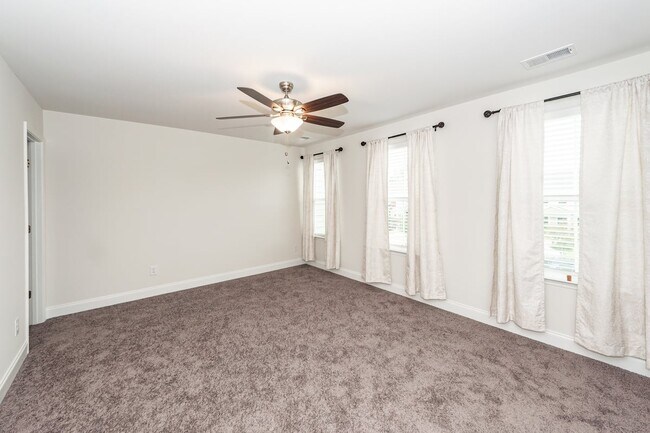 Building Photo - 7787 Montview Rd