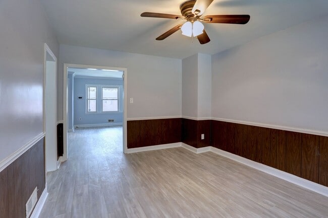 Building Photo - 3 Bedroom 2 Full Bath Row Home Minutes from Morgan State