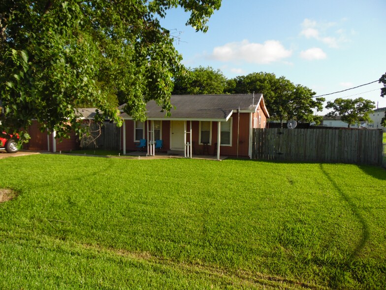 Building Photo - 118 Robinson Rd