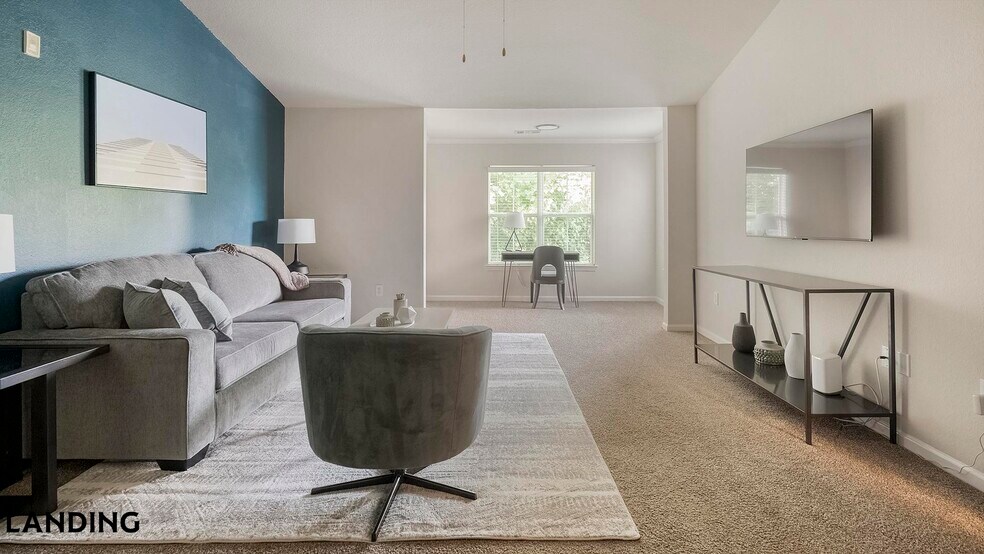 Building Photo - 210 Hillwood Blvd