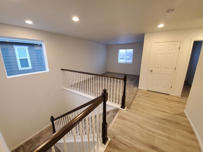 Building Photo - 7088 Preble Dr